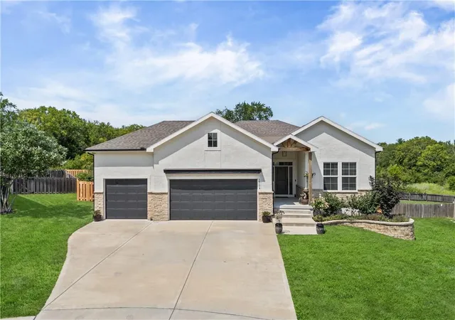 Photo 1 of Single family home for sale at 14178 S Pickering St, Olathe, KS 66061 | MLS# 2636502 | Listing updated on 2026-10-17