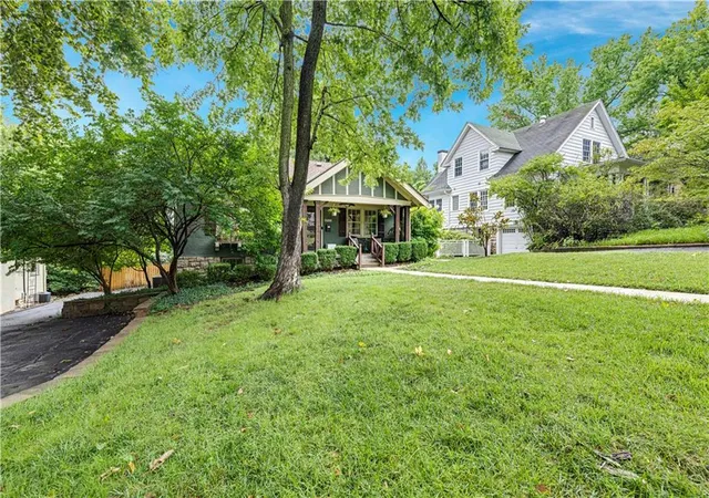 Photo 36 of Single family home for sale at 4921 Wyoming St, Kansas City, MO 64112 | MLS# 2636504 | Listing updated on 2026-09-25