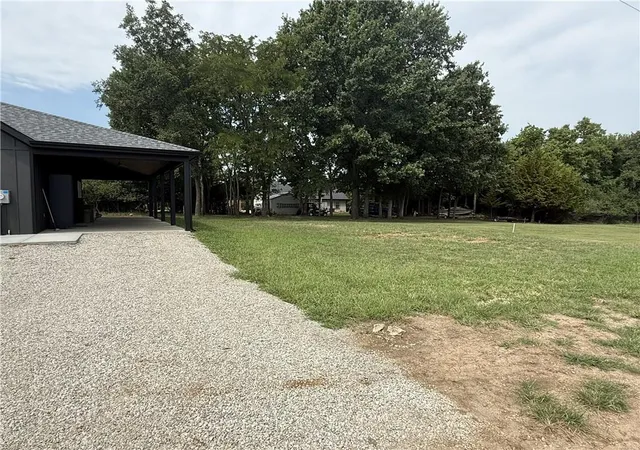 Photo 3 of Single family home for sale at 121 Elm Dr, Linn Valley, KS 66040 | MLS# 2636509 | Listing updated on 2026-09-11
