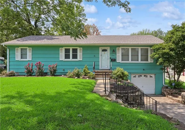 Photo 2 of Single family home for sale at 6716 Corrington Ave, Kansas City, MO 64133 | MLS# 2636533 | Listing updated on 2026-09-12