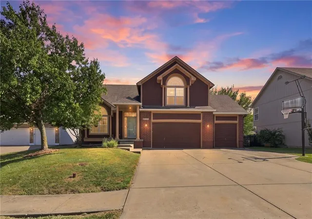 Photo 1 of Single family home for sale at 21109 E 50th Street Ct Nw, Blue Springs, MO 64015 | MLS# 2636558 | Listing updated on 2026-09-13