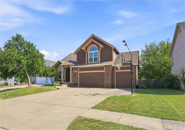 Photo 3 of Single family home for sale at 21109 E 50th Street Ct NW, Blue Springs, MO 64015 | MLS# 2636558 | Listing updated on 2026-09-13