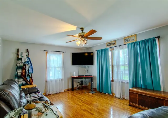 Photo 3 of Single family home for sale at 409 S High St, Butler, MO 64730 | MLS# 2636566 | Listing updated on 2026-09-12