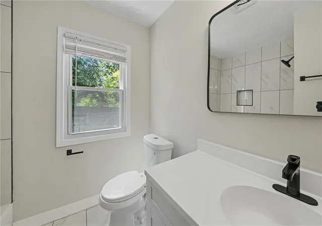 Photo 4 of Single family home for sale at 11220 Applewood Dr, Kansas City, MO 64134 | MLS# 2636605 | Listing updated on 2026-09-30