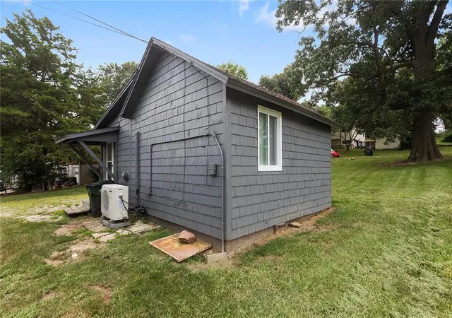 Photo 3 of Multi family home for sale at 911 913 Franklin St, Leavenworth, KS 66048 | MLS# 2636611 | Listing updated on 2026-09-15