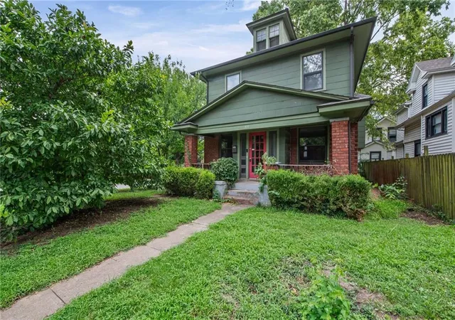 Photo 2 of Single family home for sale at 4111 Holly St, Kansas City, MO 64111 | MLS# 2636681 | Listing updated on 2026-09-14