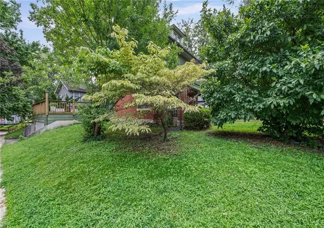 Photo 3 of Single family home for sale at 4111 Holly St, Kansas City, MO 64111 | MLS# 2636681 | Listing updated on 2026-09-14