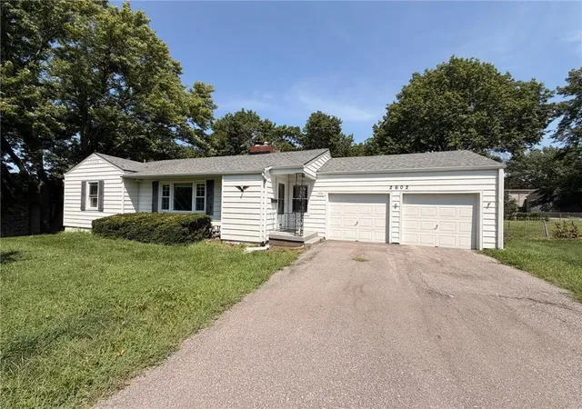 Photo 1 of Single family home for sale at 2602 Nw 86th Street, Kansas City, MO 64154 | MLS# 2636762 | Listing updated on 2026-09-11