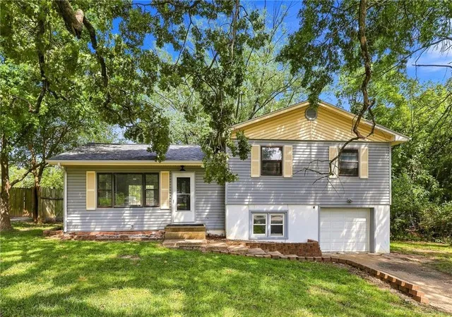 Single family home for sale at 806 S Washington Ave, Knob Noster, MO 65336 | MLS# 2636792