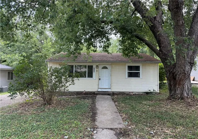 Photo 1 of Single family home for sale at 4529 N Forest Ave, Kansas City, MO 64116 | MLS# 2636829 | Listing updated on 2026-09-13