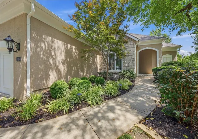 Photo 1 of Single family home for sale at 10153 S Shadow Cir, Olathe, KS 66061 | MLS# 2636867 | Listing updated on 2026-10-11