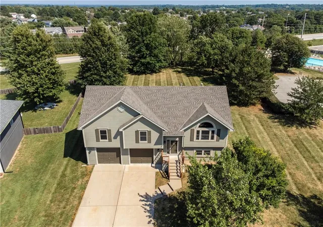 Photo 1 of Single family home for sale at 8530 Ne 109th Terrace, Kansas City, MO 64157 | MLS# 2636924 | Listing updated on 2026-10-19