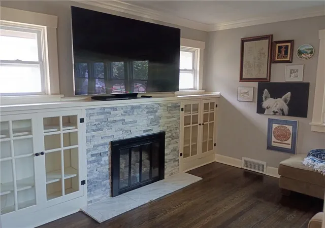 Photo 3 of Single family home for sale at 2030 Sandusky Ave, Kansas City, KS 66102 | MLS# 2636947 | Listing updated on 2026-09-14