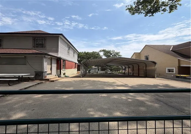 Photo 3 of Single family home for sale at 617 Cypress Ave, Kansas City, MO 64124 | MLS# 2637064 | Listing updated on 2026-09-14