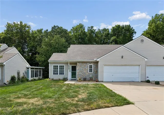 Photo 1 of Sale Pending at 8356 Stewart Pl, Kansas City, KS 66109 | MLS# 2637074 | Listing updated on 2026-09-15