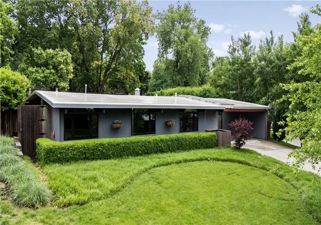 Single family home for sale at 9805 Aberdeen Dr, Overland Park, KS 66206 | MLS# 2637147