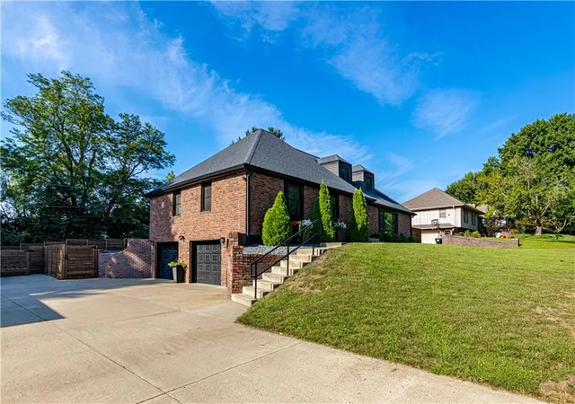 Photo 3 of Sale Pending at 17905 E Cheyenne Dr, Independence, MO 64056 | MLS# 2637177 | Listing updated on 2026-09-10