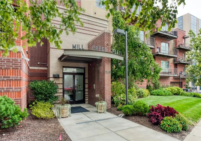 Photo 1 of Condo for sale at 4521 Wornall Rd #210, Kansas City, MO 64111 | MLS# 2637224 | Listing updated on 2026-09-23