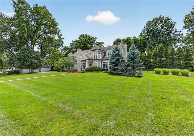 Photo 2 of Mansion for sale at 6010 Windsor Dr, Fairway, KS 66205 | MLS# 2637264 | Listing updated on 2026-10-02