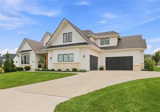Photo 3 of Single family home for sale at 10711 W 173rd Ter, Overland Park, KS 66221 | MLS# 2637321 | Listing updated on 2026-09-13