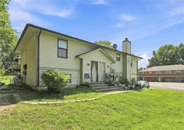 Photo 3 of Sale Pending at 2801 Englewood Ter, Independence, MO 64052 | MLS# 2637358 | Listing updated on 2026-09-14