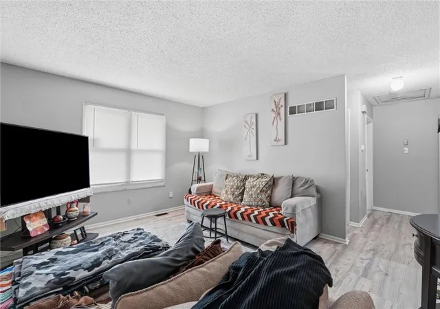 Listing Photo 4 - Condo for sale in building located at 2801 Englewood Ter, Independence, MO 64052