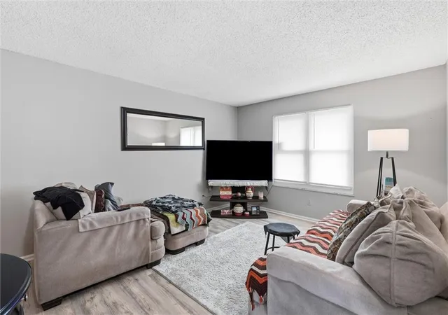 Listing Photo 5 - Condo for sale in building located at 2801 Englewood Ter, Independence, MO 64052