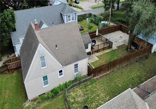Photo 2 of Single family home for sale at 607 Miami St, Leavenworth, KS 66048 | MLS# 2637375 | Listing updated on 2026-10-01
