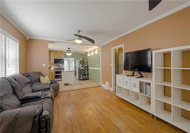 Photo 4 of Single family home for sale at 607 Miami St, Leavenworth, KS 66048 | MLS# 2637375 | Listing updated on 2026-10-01