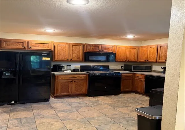 Photo 2 of Single family home for sale at 2928 Wayne Ave, Kansas City, MO 64109 | MLS# 2637397 | Listing updated on 2026-09-23
