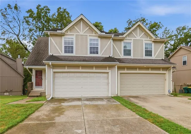 Photo 1 of Sale Pending at 15152 Glenwood Ave, Overland Park, KS 66223 | MLS# 2637414 | Listing updated on 2026-10-08