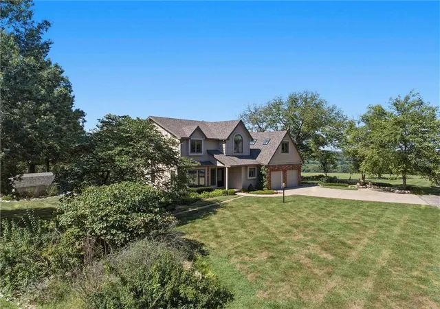 Single family home for sale at 856 E 1150 Road, Baldwin City, KS 66006 | MLS# 2637424