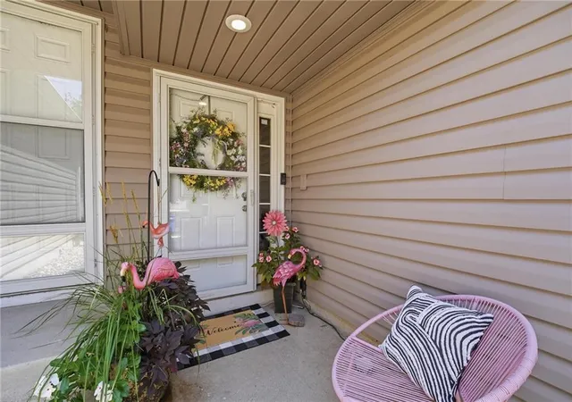 Photo 3 of Townhouse for sale at 3525 Ne Austin Dr, Lee's Summit, MO 64064 | MLS# 2637459 | Listing updated on 2026-09-15