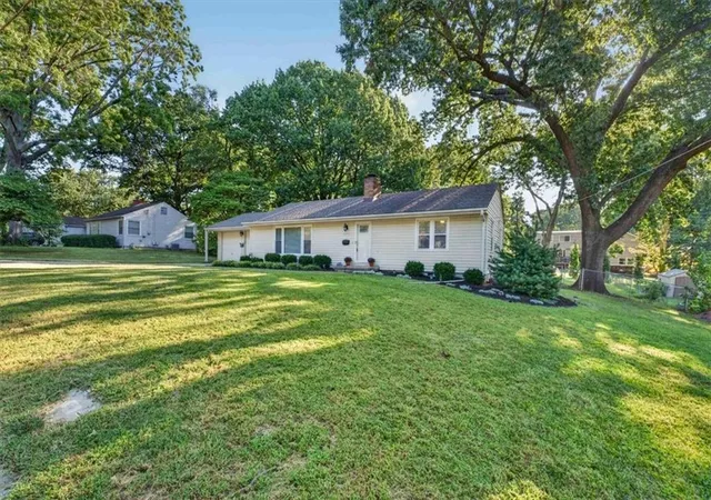 Photo 2 of Single family home for sale at 8413 Russell St, Overland Park, KS 66212 | MLS# 2637460 | Listing updated on 2026-09-12