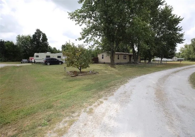 Photo 3 of Single family home for sale at 186 Se 19th Lane, Lamar, MO 64759 | MLS# 2637476 | Listing updated on 2026-10-08