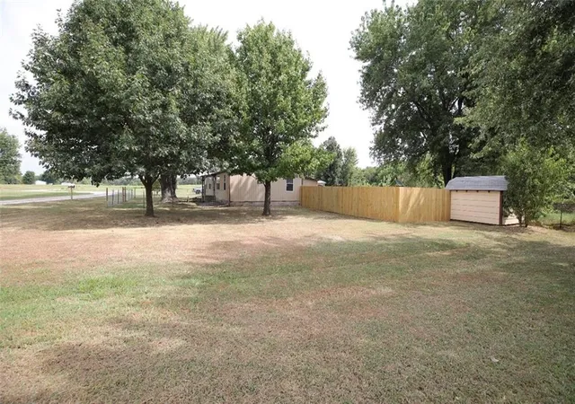 Photo 4 of Single family home for sale at 186 SE 19th Lane, Lamar, MO 64759 | MLS# 2637476 | Listing updated on 2026-10-08
