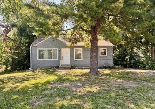 Photo 1 of Sale Pending at 11108 Bennington Ave, Kansas City, MO 64134 | MLS# 2637483 | Listing updated on 2026-09-11