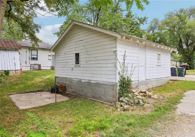 Photo 3 of Single family home for sale at 748 S Poplar St, Ottawa, KS 66067 | MLS# 2637588 | Listing updated on 2026-10-10