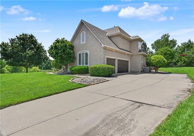 Photo 3 of Single family home for sale at 16420 Rosewood St, Stilwell, KS 66085 | MLS# 2637590 | Listing updated on 2026-09-15
