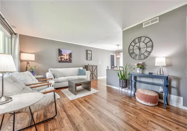 Photo 4 of Single family home for sale at 7101 Maple St, Overland Park, KS 66204 | MLS# 2637602 | Listing updated on 2026-10-04
