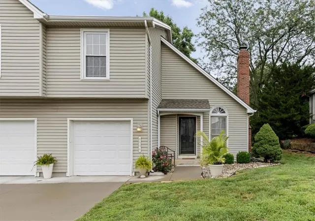 Photo 1 of Sale Pending at 8506 W 109th Ter, Overland Park, KS 66210 | MLS# 2637604 | Listing updated on 2026-09-24