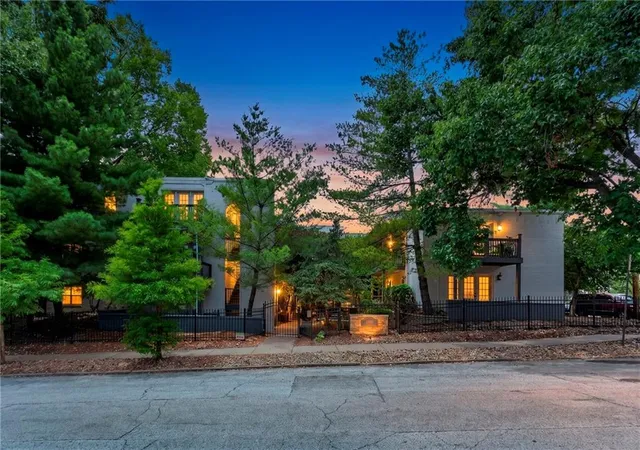 Photo 1 of Condo for sale at 4500 Jefferson St #102, Kansas City, MO 64111 | MLS# 2637617 | Listing updated on 2026-09-15