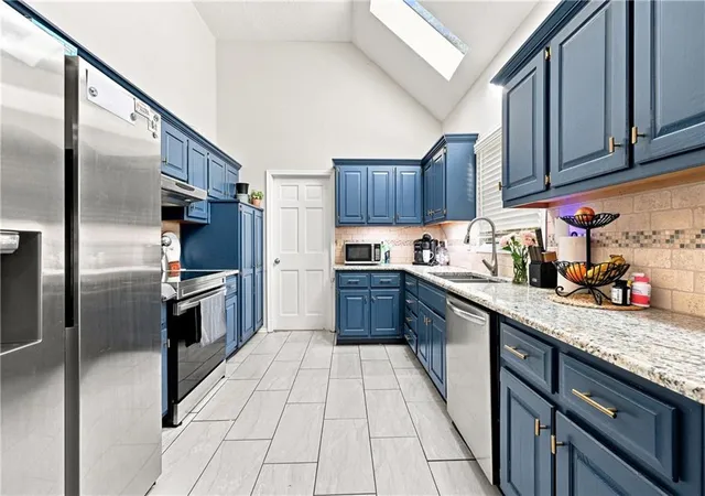 Photo 4 of Sale Pending at 14508 W 69th Terrace, Shawnee, KS 66216 | MLS# 2637648 | Listing updated on 2026-10-01