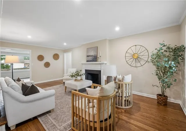 Photo 3 of Single family home for sale at 424 E 79th Terrace, Kansas City, MO 64131 | MLS# 2637818 | Listing updated on 2026-10-30