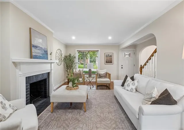 Photo 4 of Single family home for sale at 424 E 79th Terrace, Kansas City, MO 64131 | MLS# 2637818 | Listing updated on 2026-10-30