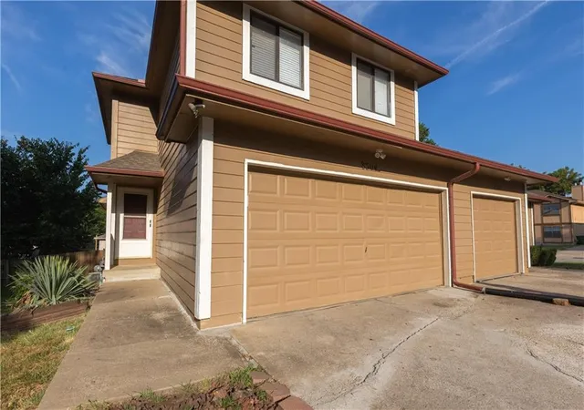 Photo 3 of Multi family home for sale at 8500 Ditzler Ave, Raytown, MO 64138 | MLS# 2637819 | Listing updated on 2026-09-11