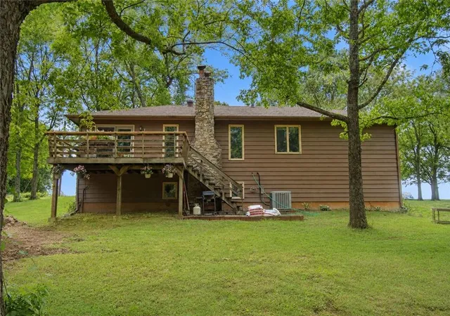 Photo 3 of Sale Pending at 566 E 1000 Rd, Baldwin City, KS 66006 | MLS# 2637861 | Listing updated on 2026-09-11