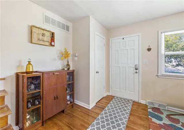 Photo 3 of Sale Pending at 1607 Ne 62nd Ter, Gladstone, MO 64118 | MLS# 2637868 | Listing updated on 2026-09-15