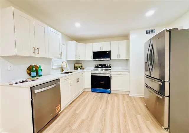 Photo 3 of Single family home for sale at 224 S Central St, Olathe, KS 66061 | MLS# 2638005 | Listing updated on 2026-09-22