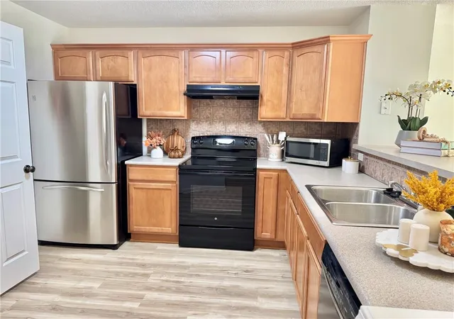 Photo 4 of Townhouse for sale at 5402 N Fairmount Ave, Kansas City, MO 64118 | MLS# 2638018 | Listing updated on 2026-10-03